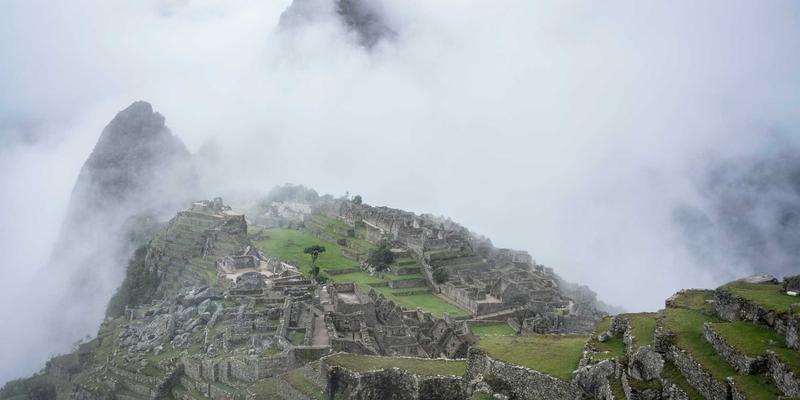 蓝博科技56：当软件开发邂逅复古风格，一场穿越时空的数字对话